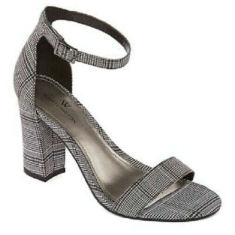 Worthington Women's Glen Plaid Heeled Sandals - size 8.